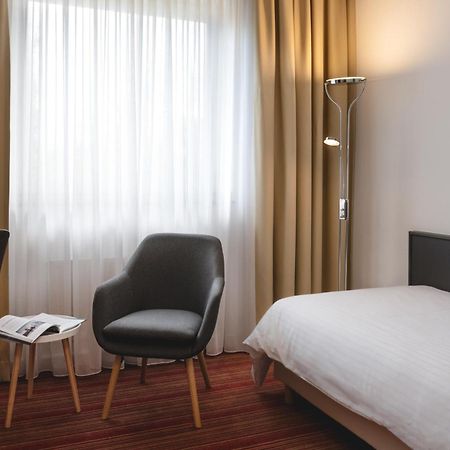 דיסלדורף Hotel Astra מראה חיצוני תמונה