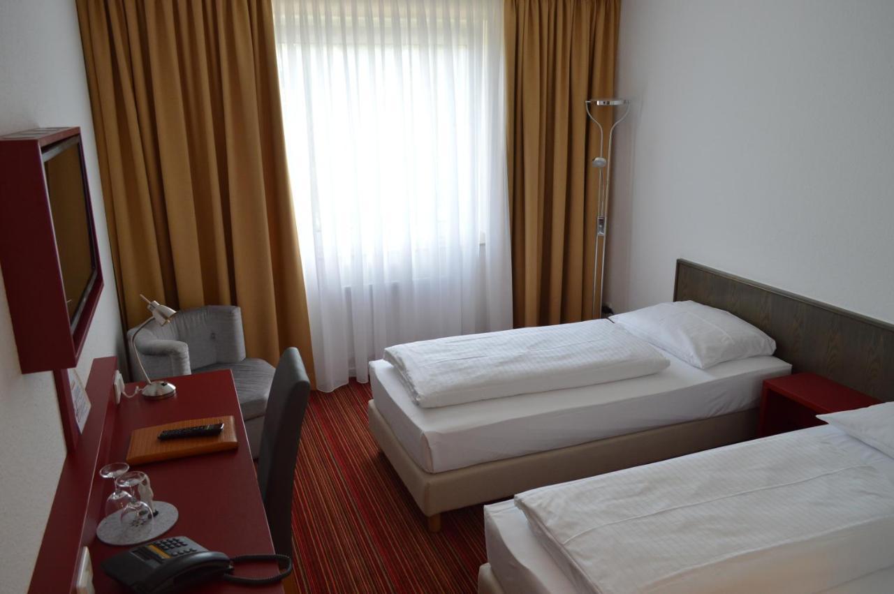 דיסלדורף Hotel Astra מראה חיצוני תמונה