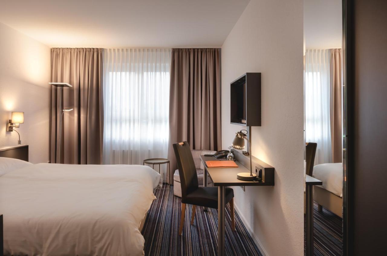 דיסלדורף Hotel Astra מראה חיצוני תמונה