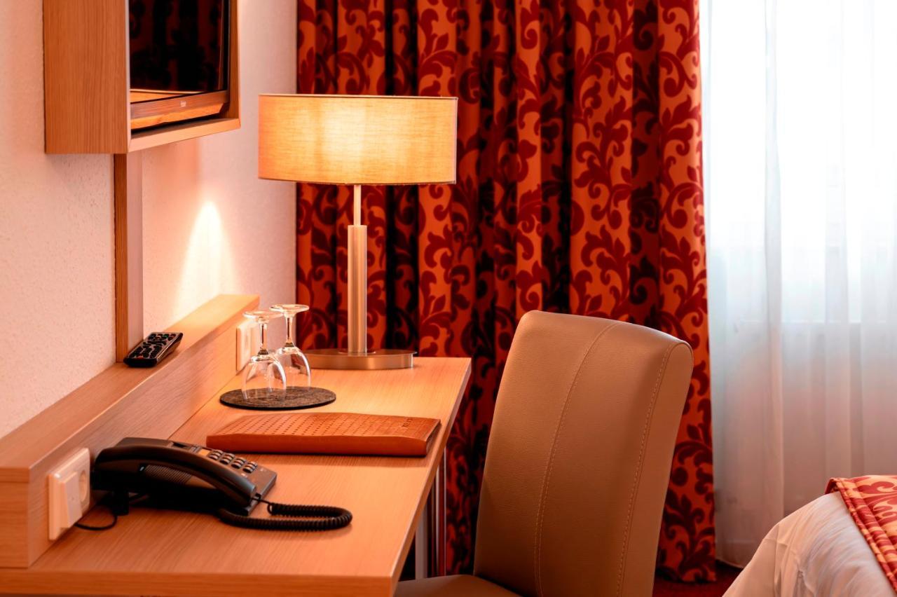 דיסלדורף Hotel Astra מראה חיצוני תמונה