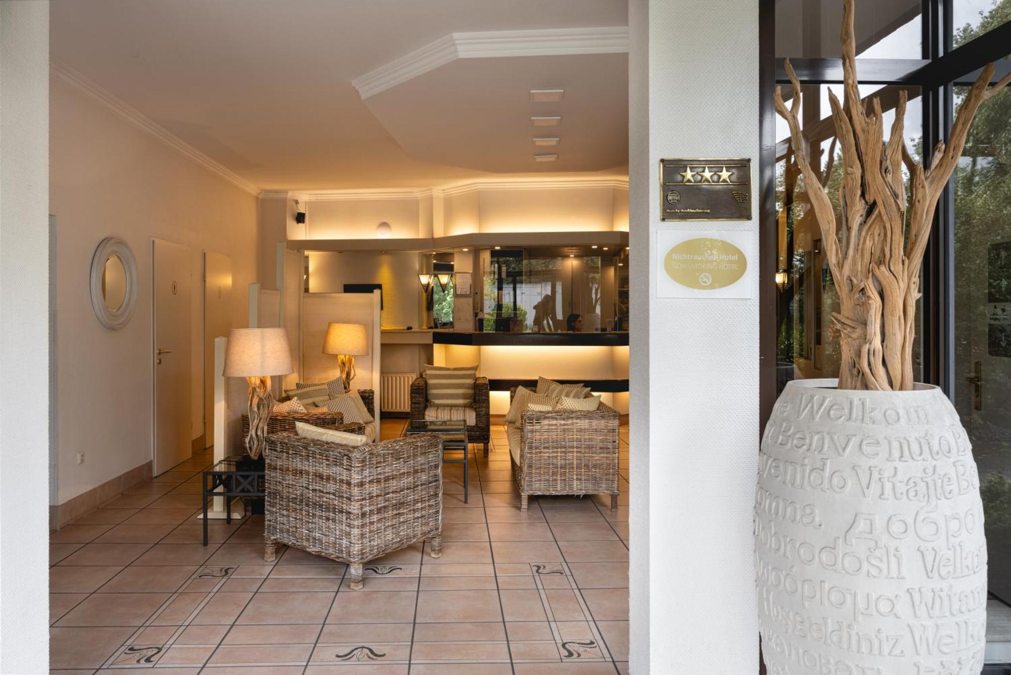 דיסלדורף Hotel Astra מראה חיצוני תמונה