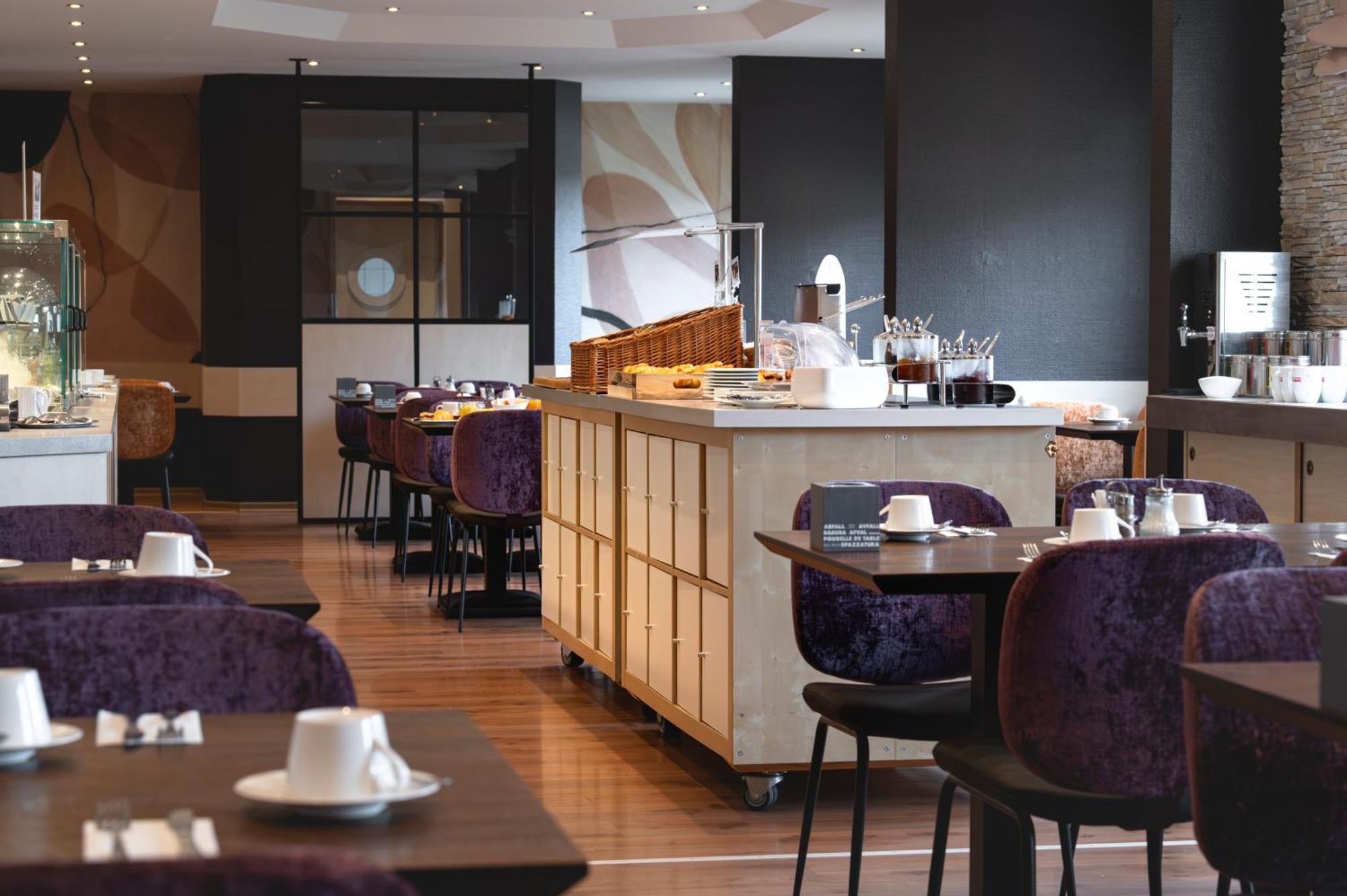 דיסלדורף Hotel Astra מראה חיצוני תמונה