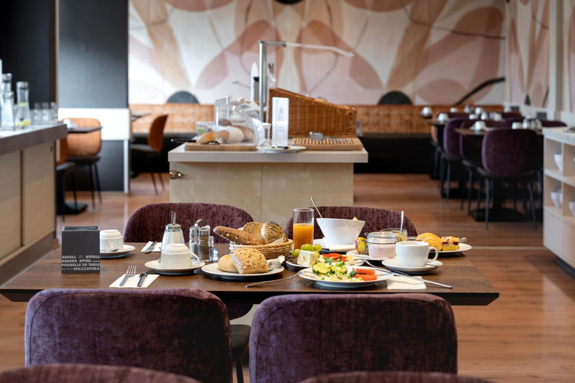 דיסלדורף Hotel Astra מראה חיצוני תמונה