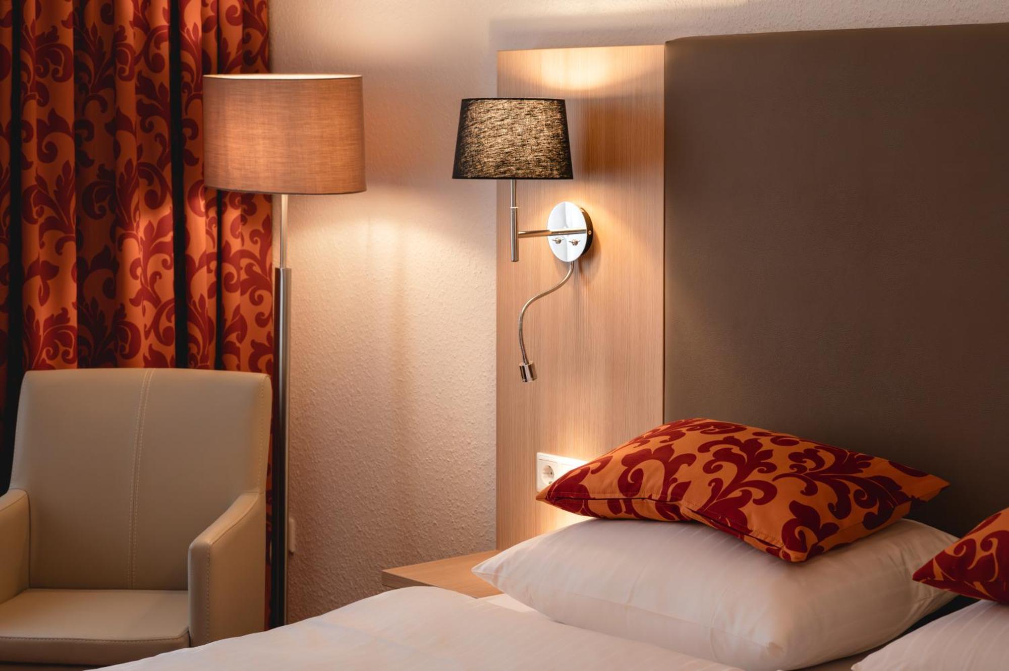 דיסלדורף Hotel Astra מראה חיצוני תמונה