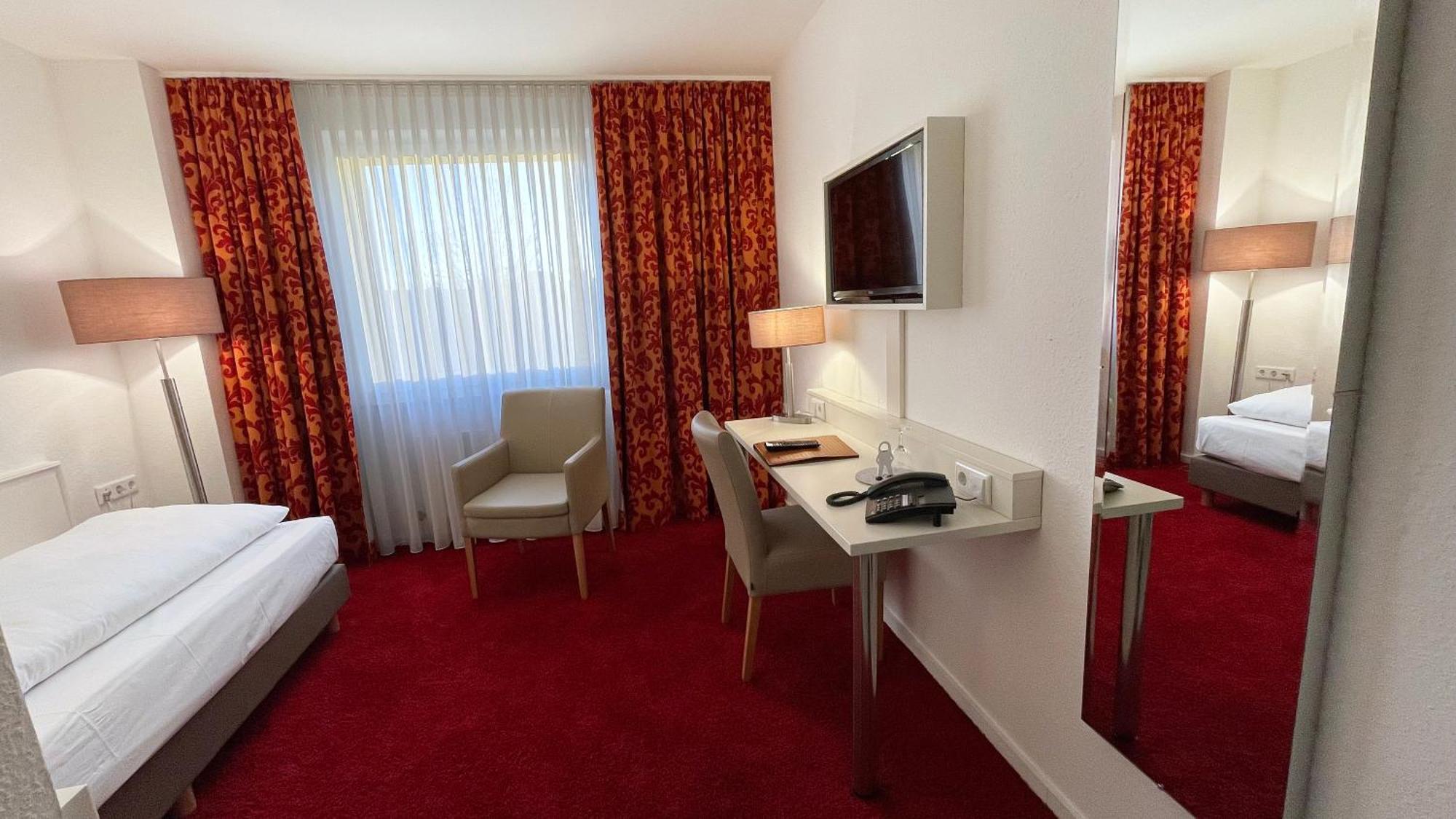 דיסלדורף Hotel Astra מראה חיצוני תמונה