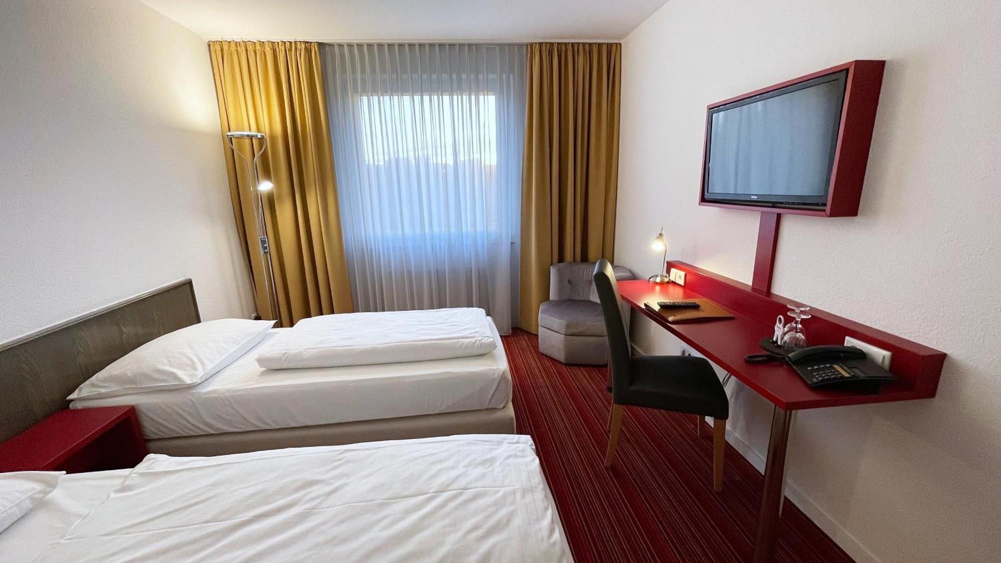 דיסלדורף Hotel Astra מראה חיצוני תמונה