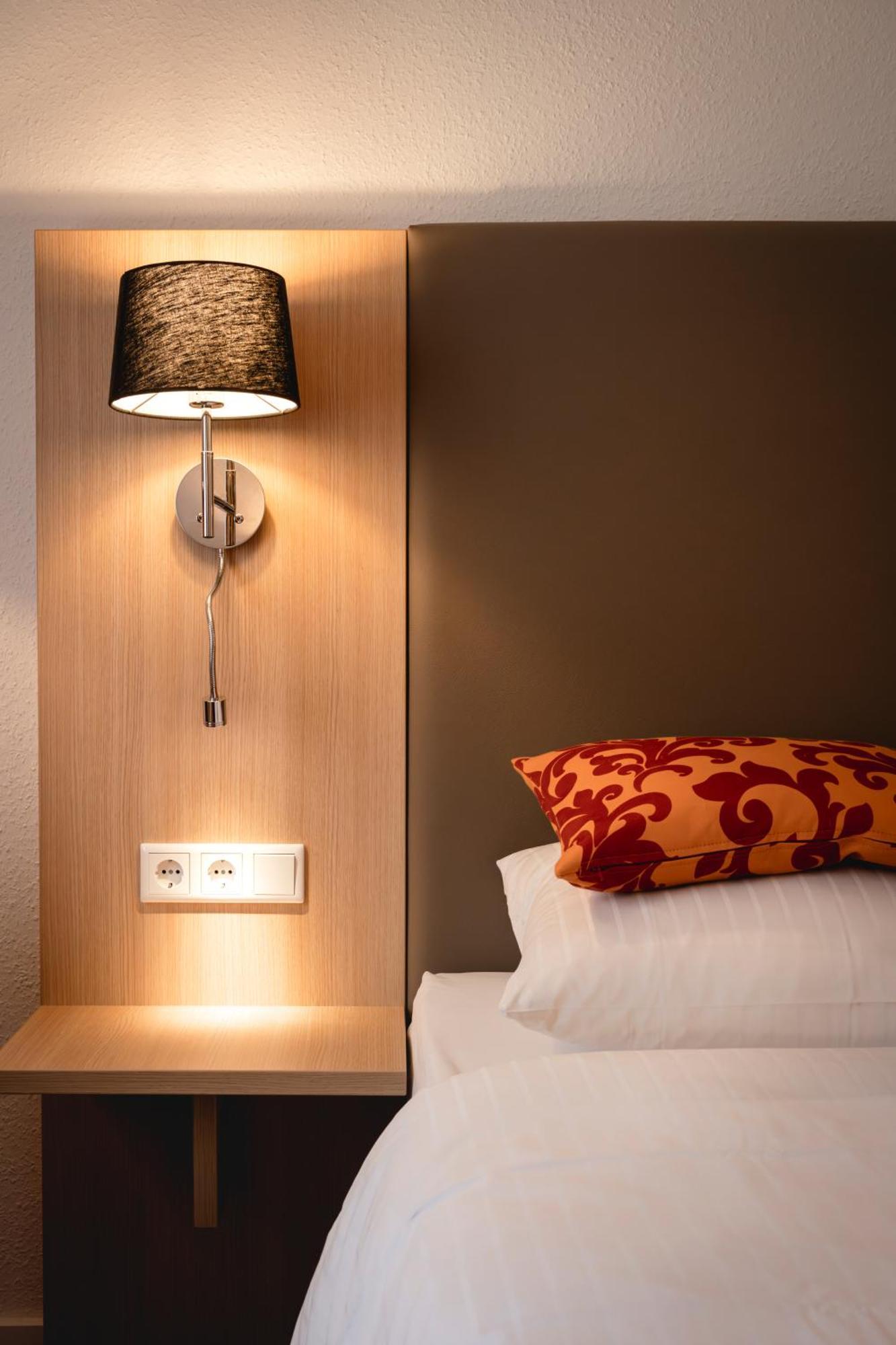דיסלדורף Hotel Astra מראה חיצוני תמונה