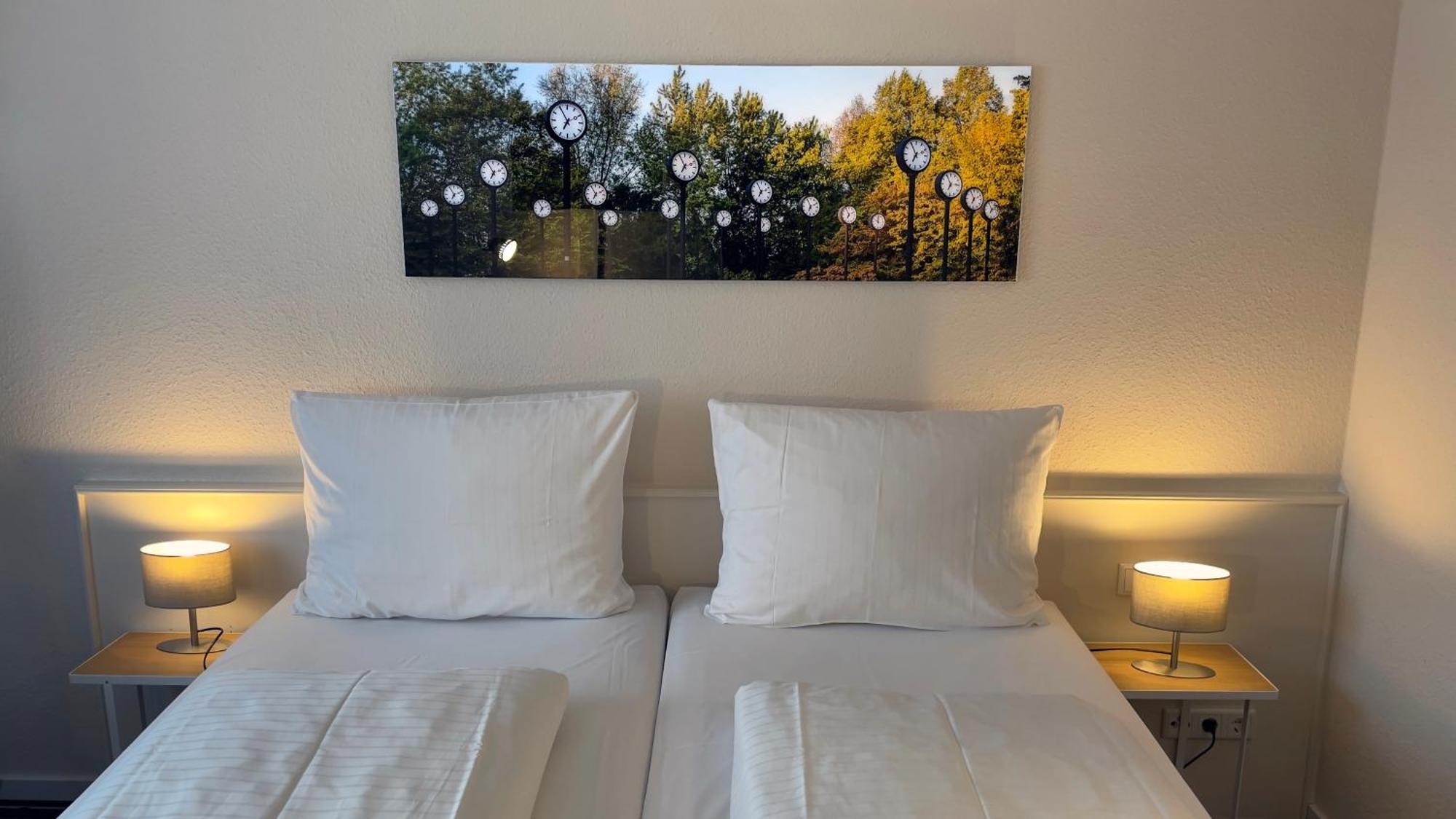 דיסלדורף Hotel Astra מראה חיצוני תמונה