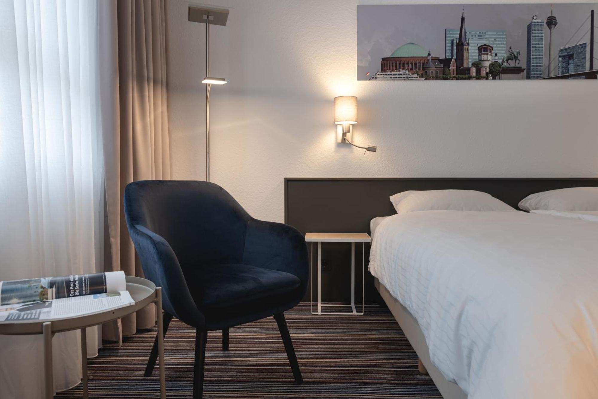 דיסלדורף Hotel Astra מראה חיצוני תמונה