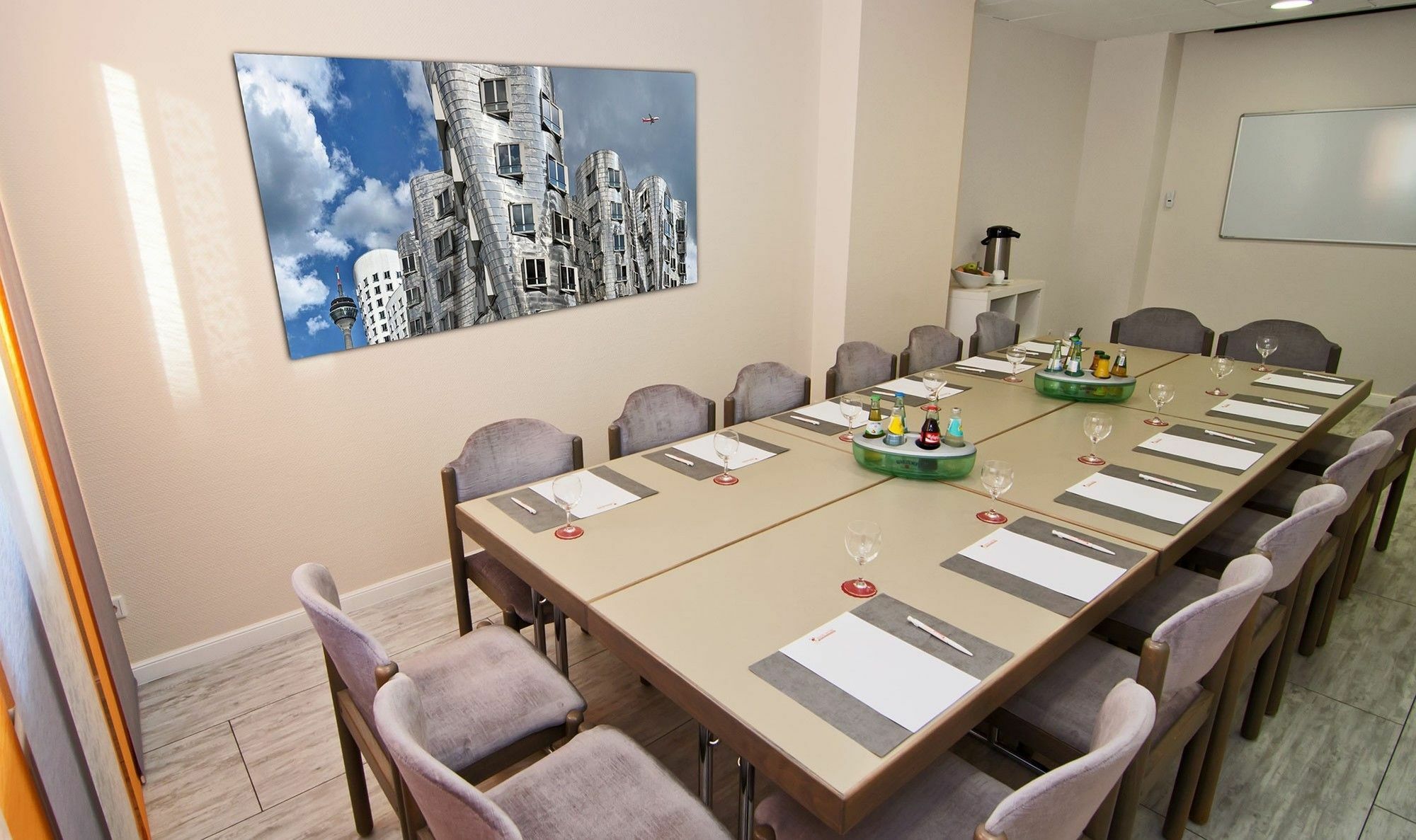 דיסלדורף Hotel Astra מראה חיצוני תמונה